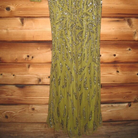MAC DUGGAL 5124 Green Beaded Long Sleeve Evening Gown Size 6 - Picture 12 of 15